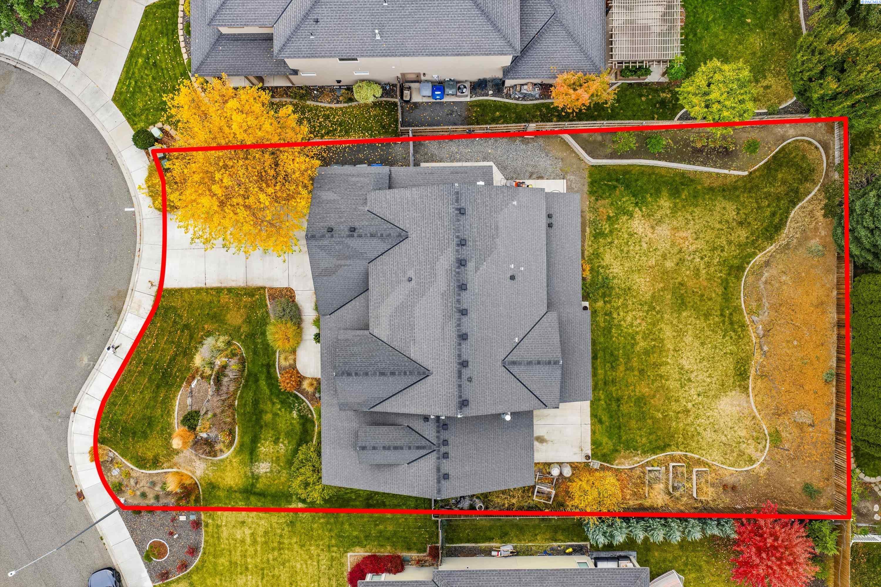 Richland, Washington, 99352, United States, 5 Bedrooms Bedrooms, ,3 BathroomsBathrooms,Residential,For Sale,1987518