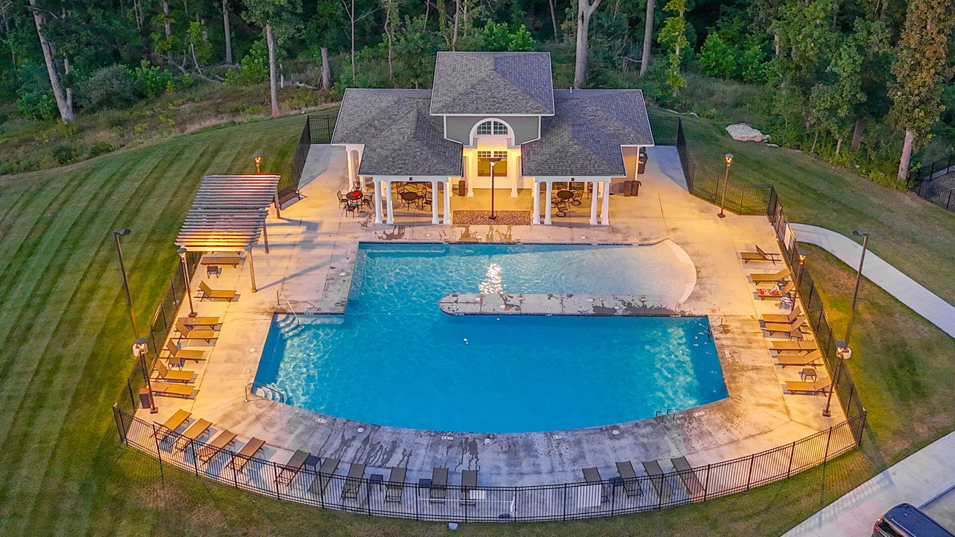 COLUMBIA, Missouri, 65201, United States, 3 Bedrooms Bedrooms, ,2 BathroomsBathrooms,Residential,For Sale,1984001