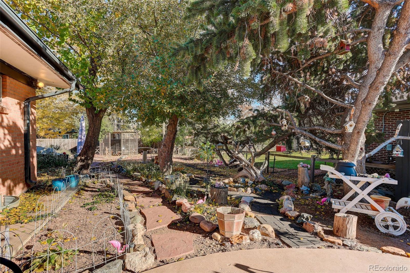 Littleton, Colorado, 80120, United States, 4 Bedrooms Bedrooms, ,1 BathroomBathrooms,Residential,For Sale,1988152