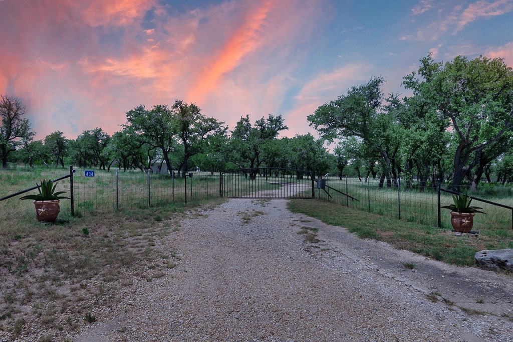 Fredericksburg, Texas, 78624, United States, 3 Bedrooms Bedrooms, ,3 BathroomsBathrooms,Residential,For Sale,1943350