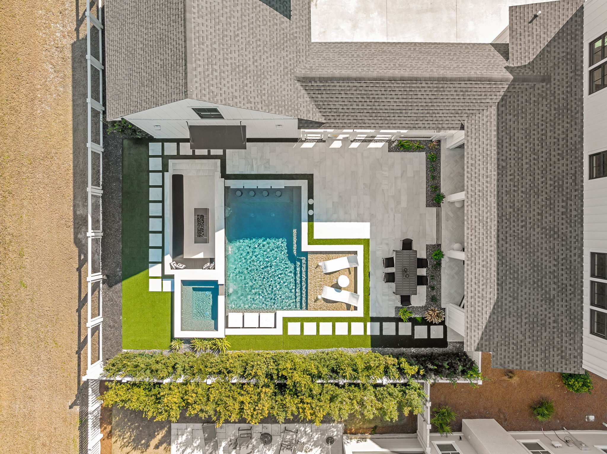  Private Composed Estate With Pond Views, Carriage House And Outdoor Oasis - 物件實景