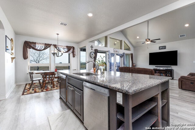 Charlotte, Texas, 78011, United States, 4 Bedrooms Bedrooms, ,3 BathroomsBathrooms,Residential,For Sale,2008526