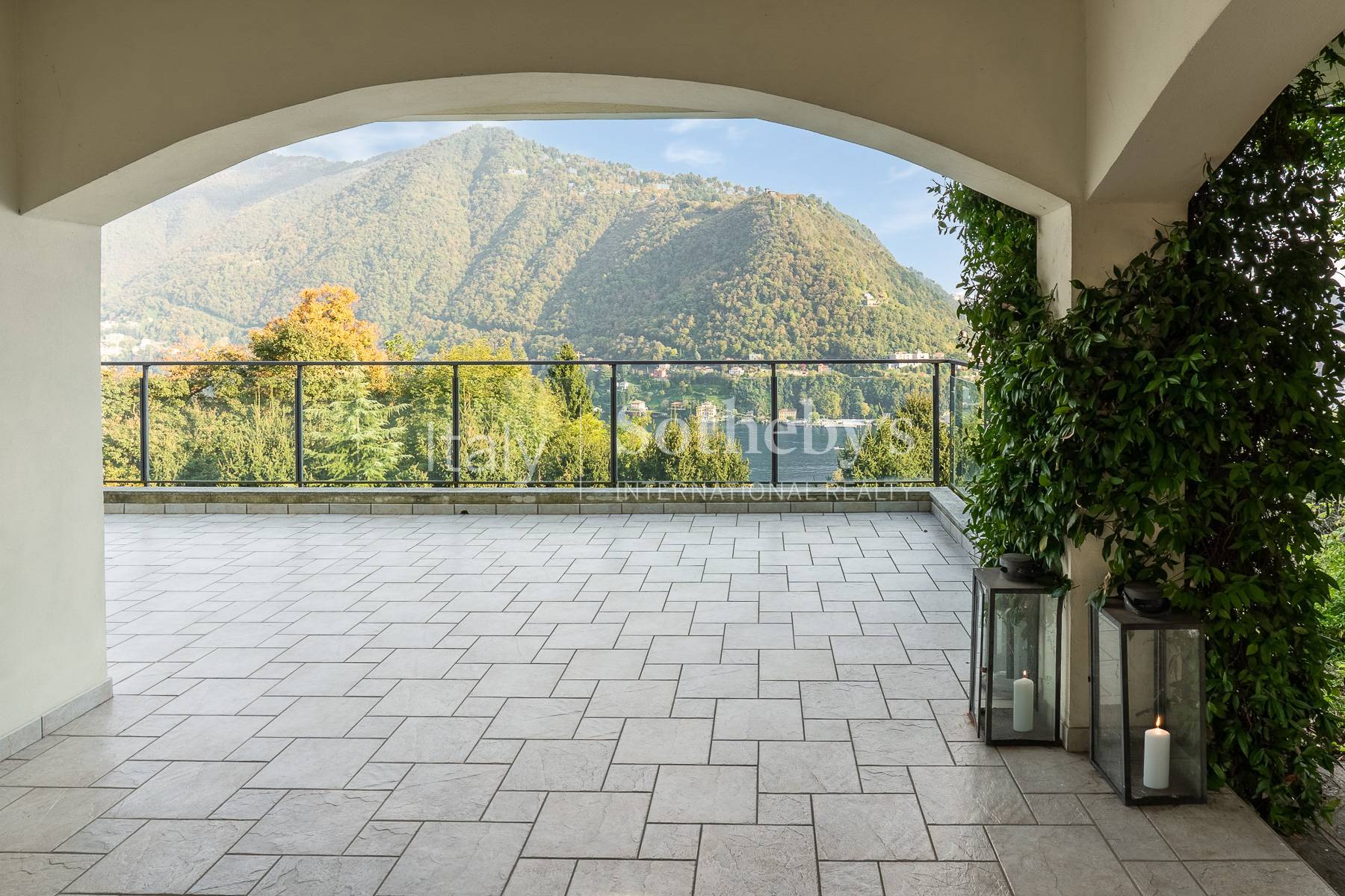  Prestigious modern villa with lake view - 物件實景