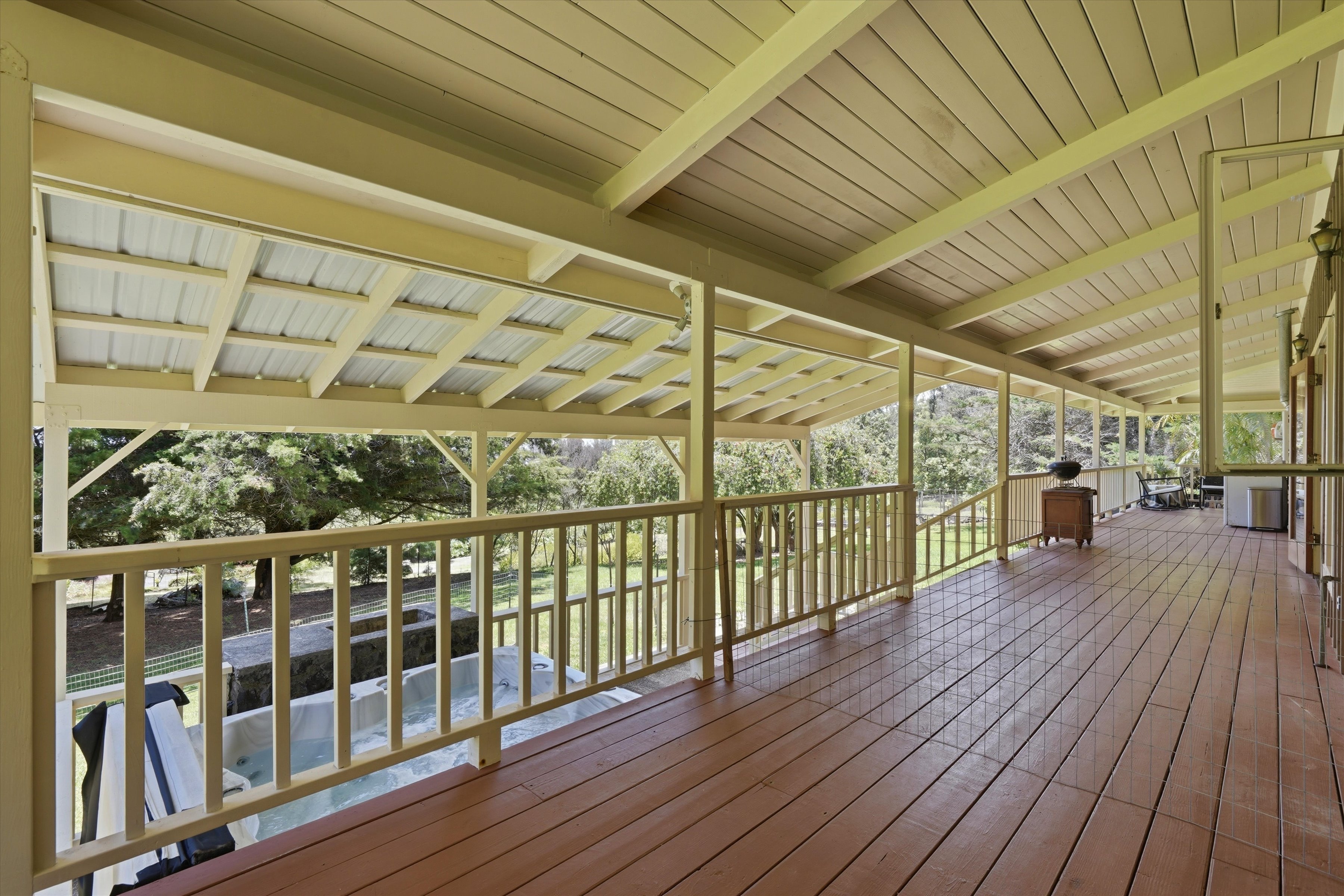  Single-level home on 2.5 fully fenced and gated acres - 物件實景