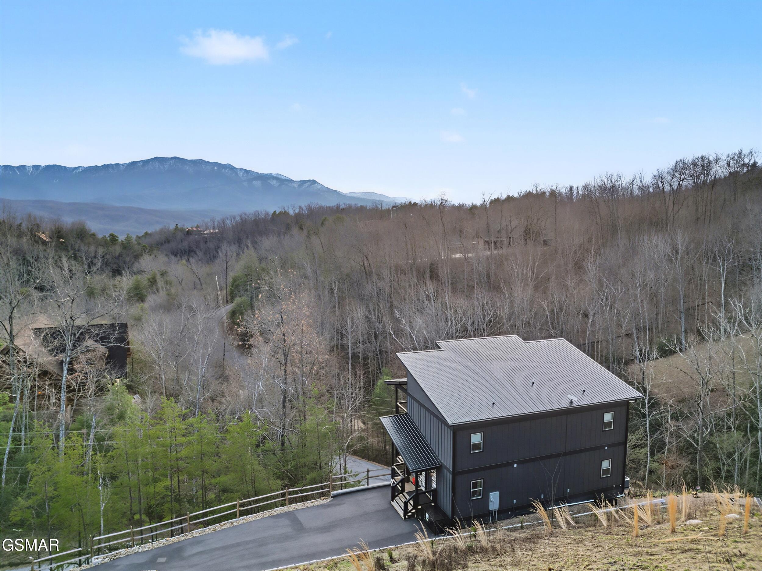 Gatlinburg, Tennessee, 37738, United States, 3 Bedrooms Bedrooms, ,4 BathroomsBathrooms,Residential,For Sale,2012548