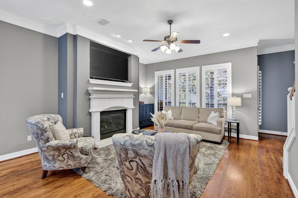 Dallas, Texas, 75219, United States, 2 Bedrooms Bedrooms, ,3 BathroomsBathrooms,Residential,For Sale,1996235