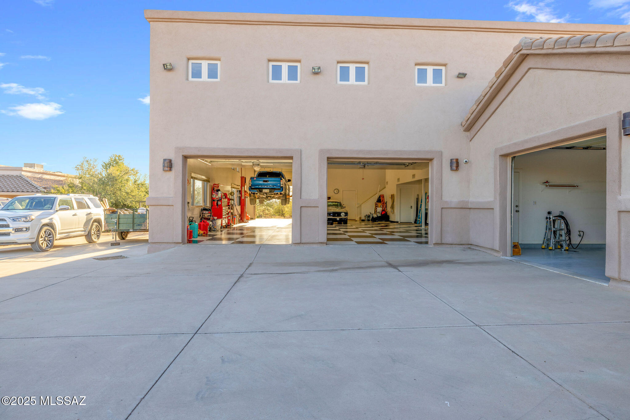 Tucson, Arizona, 85742, United States, 6 Bedrooms Bedrooms, ,6 BathroomsBathrooms,Residential,For Sale,1828344