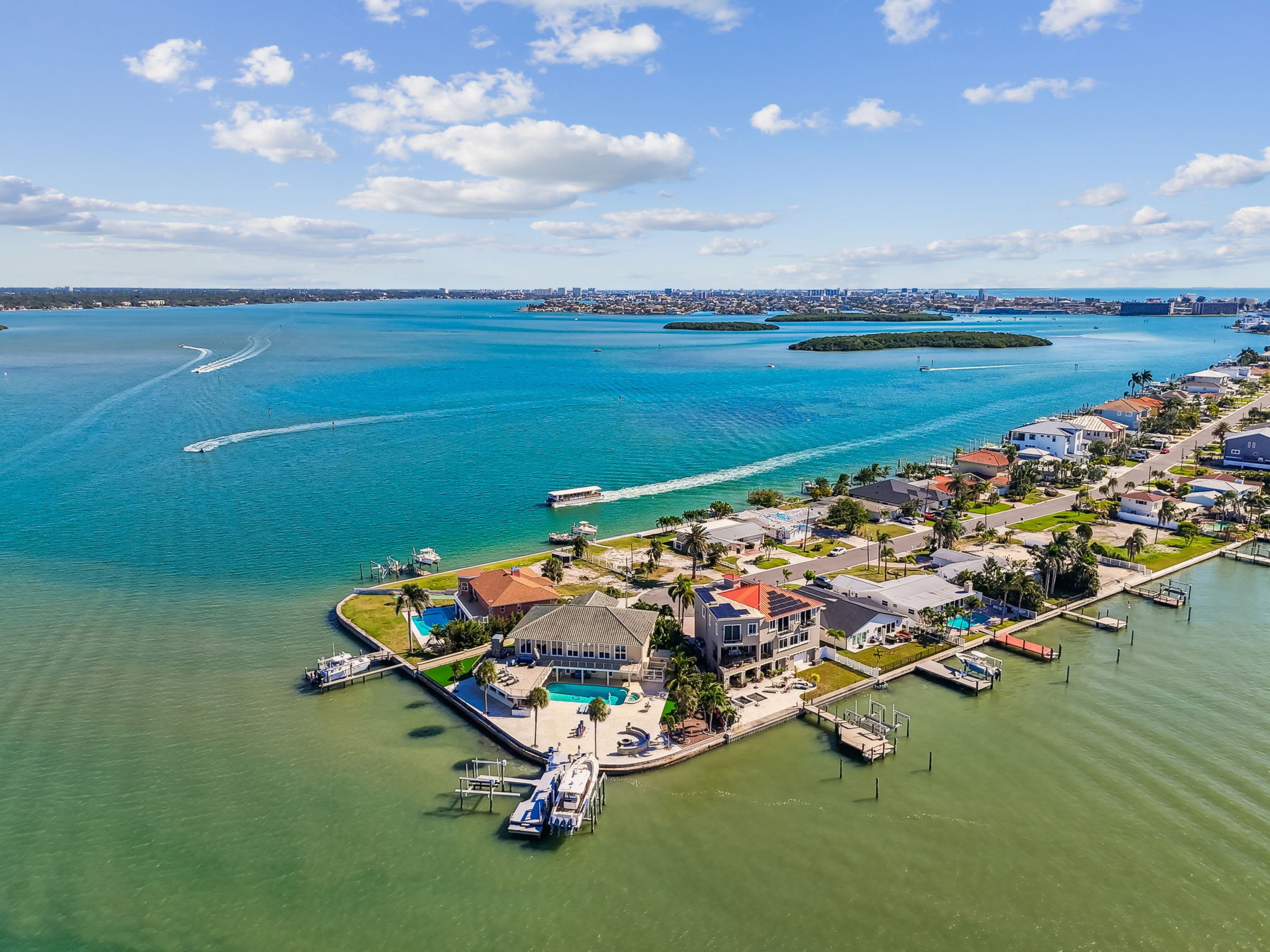 Madeira Beach, Florida, 33708, United States, 6 Bedrooms Bedrooms, ,6 BathroomsBathrooms,Residential,For Sale,1975666