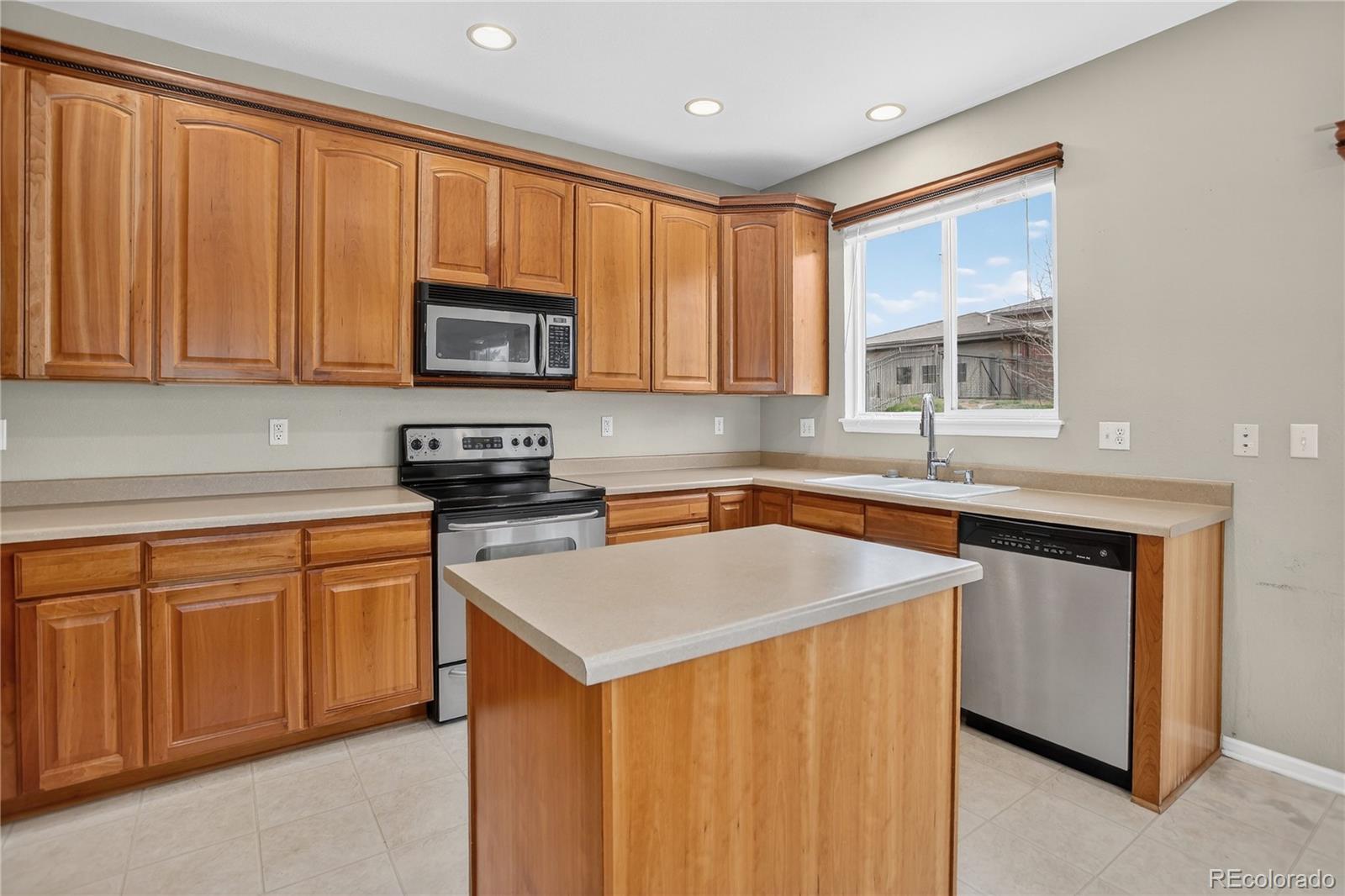 Commerce City, Colorado, 80022, United States, 3 Bedrooms Bedrooms, ,3 BathroomsBathrooms,Residential,For Sale,1989632