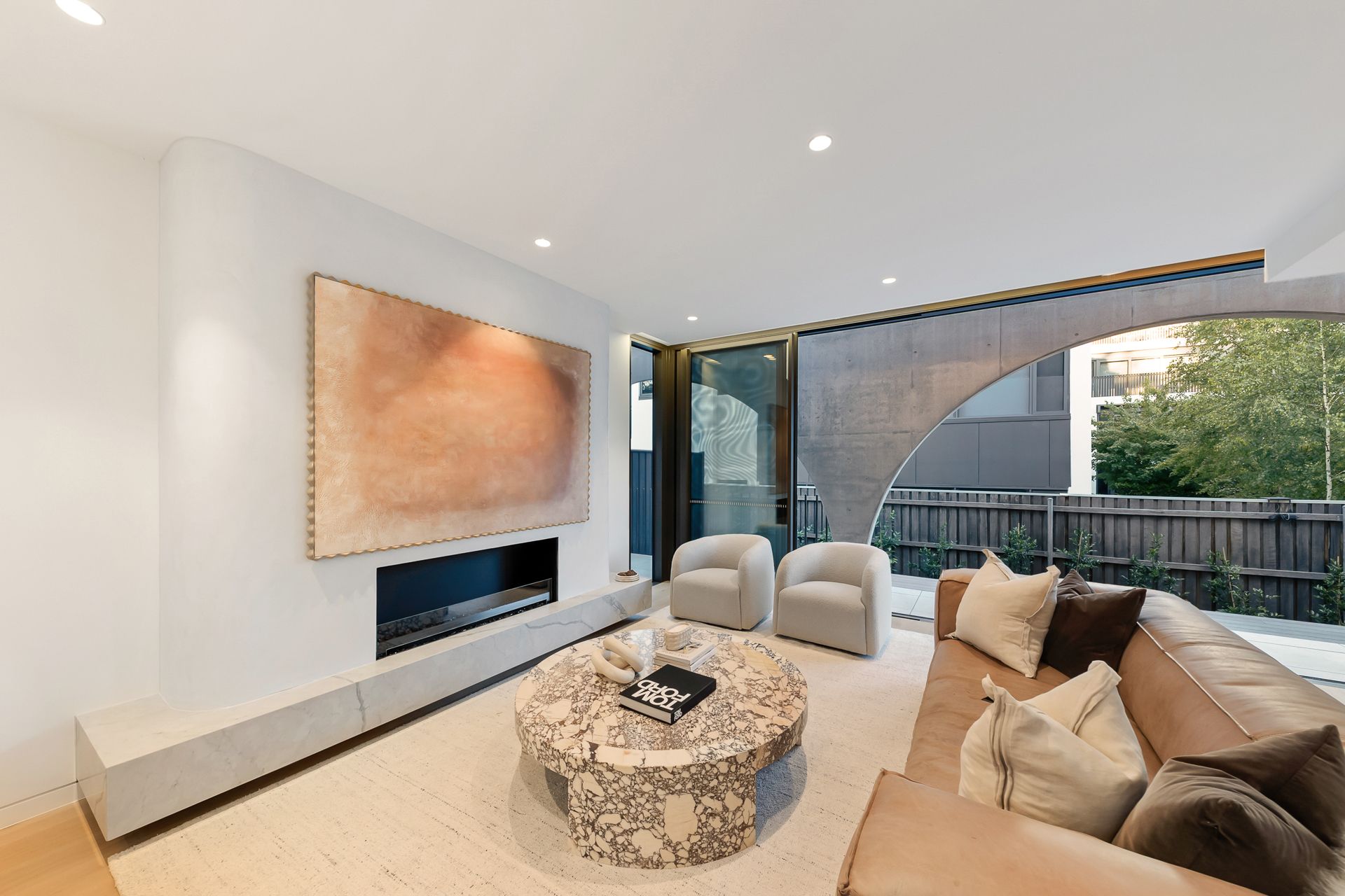 Lifestyle at the forefront in this sleek architectural residence - 物件實景