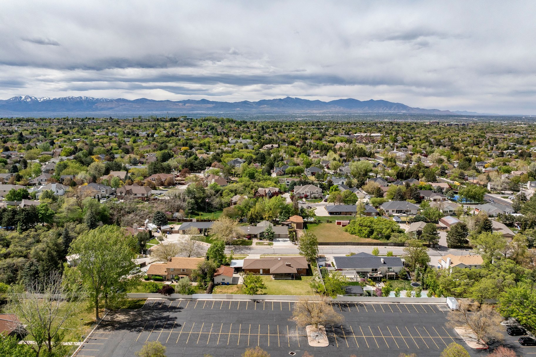  Classic Brick Rambler in Quiet Golf Community - 物件實景