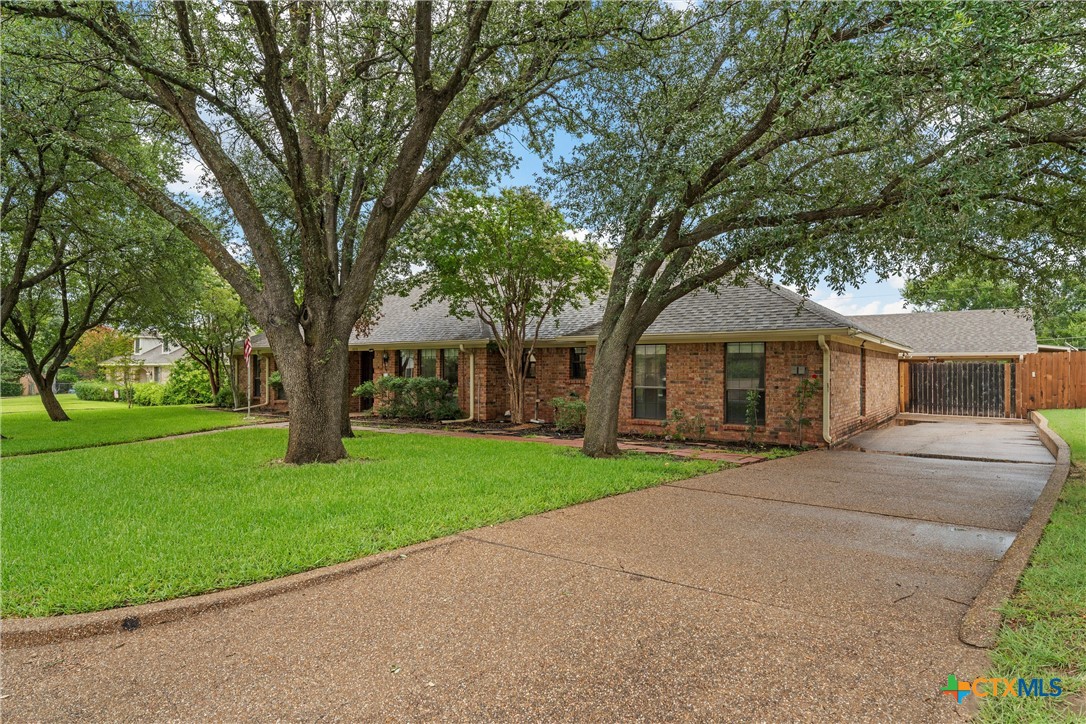 Woodway, Texas, 76712, United States, 5 Bedrooms Bedrooms, ,3 BathroomsBathrooms,Residential,For Sale,1988049