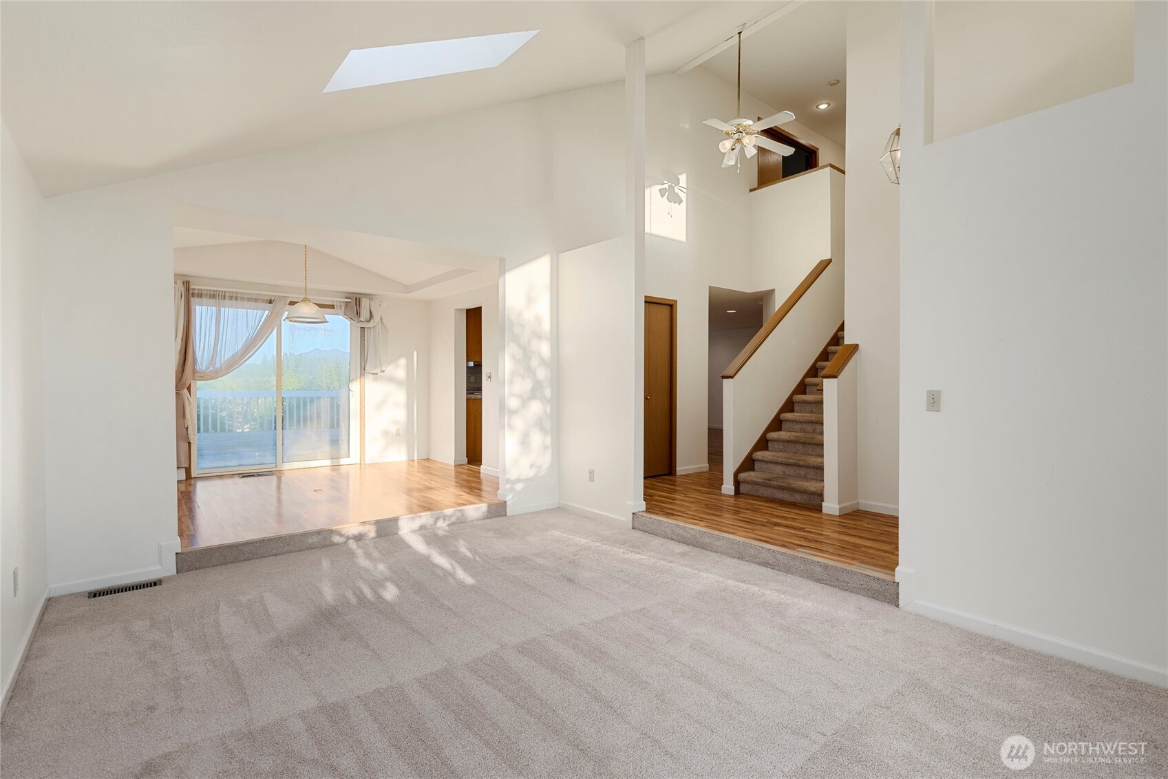 Maple Valley, Washington, 98038, United States, 3 Bedrooms Bedrooms, ,3 BathroomsBathrooms,Residential,For Sale,1891445
