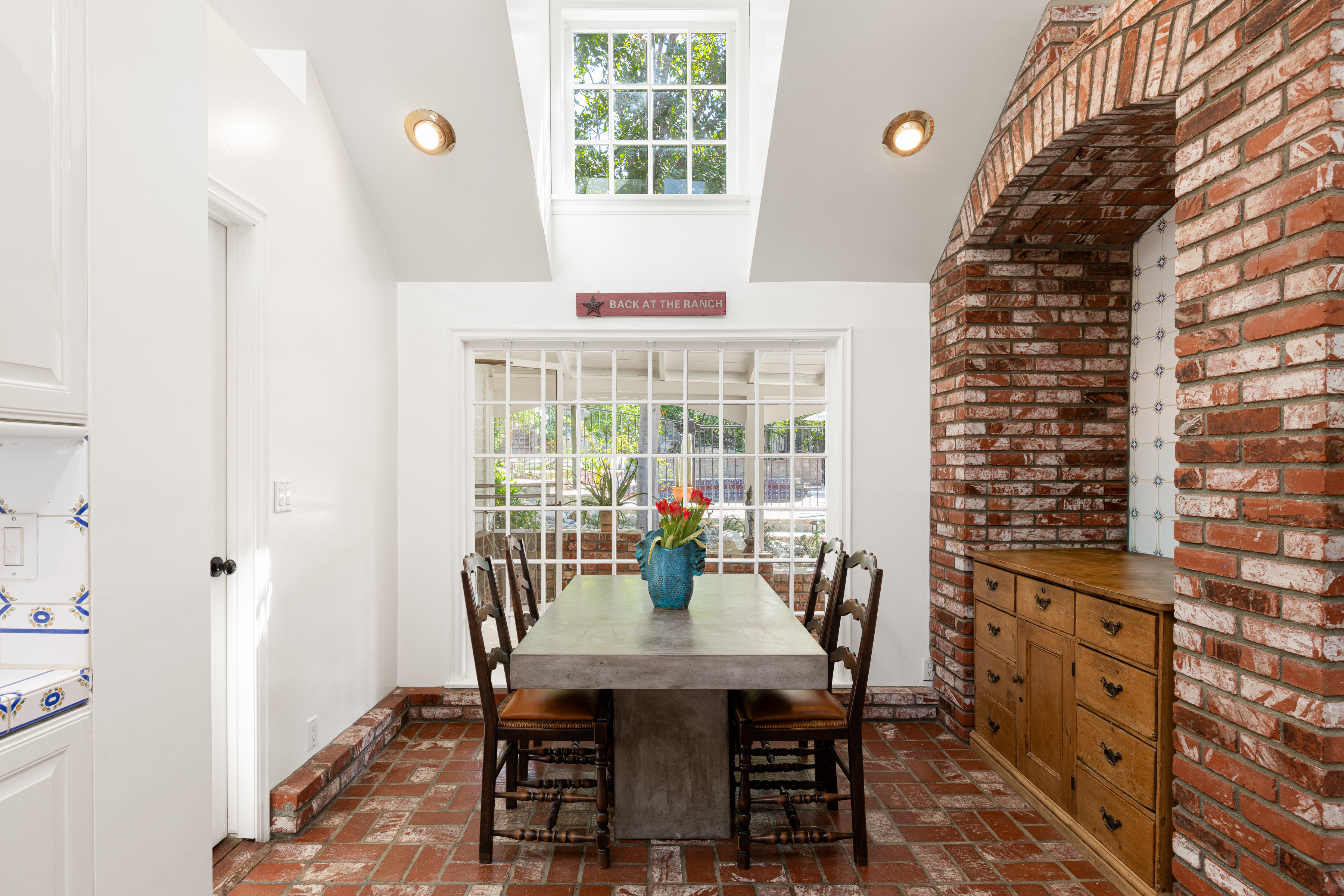  4650 Encino Avenue - 物件實景