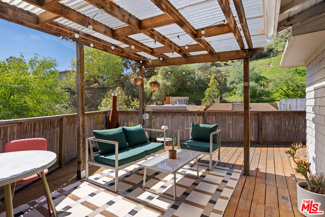 Los Angeles, California, 90065, United States, 1 Bedroom Bedrooms, ,1 BathroomBathrooms,Residential,For Sale,1898467