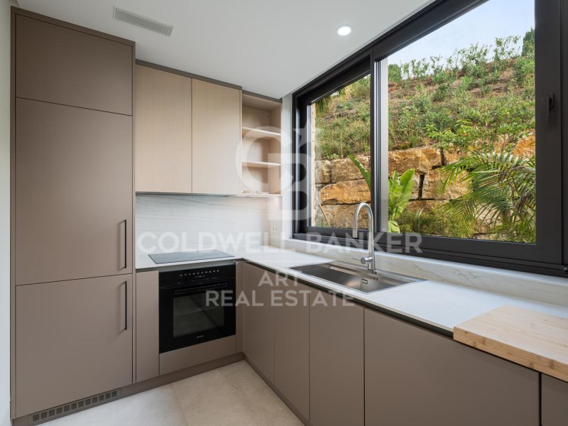 Marbella, Andalusia, ES, 5 Bedrooms Bedrooms, ,6 BathroomsBathrooms,Residential,For Sale,1984936