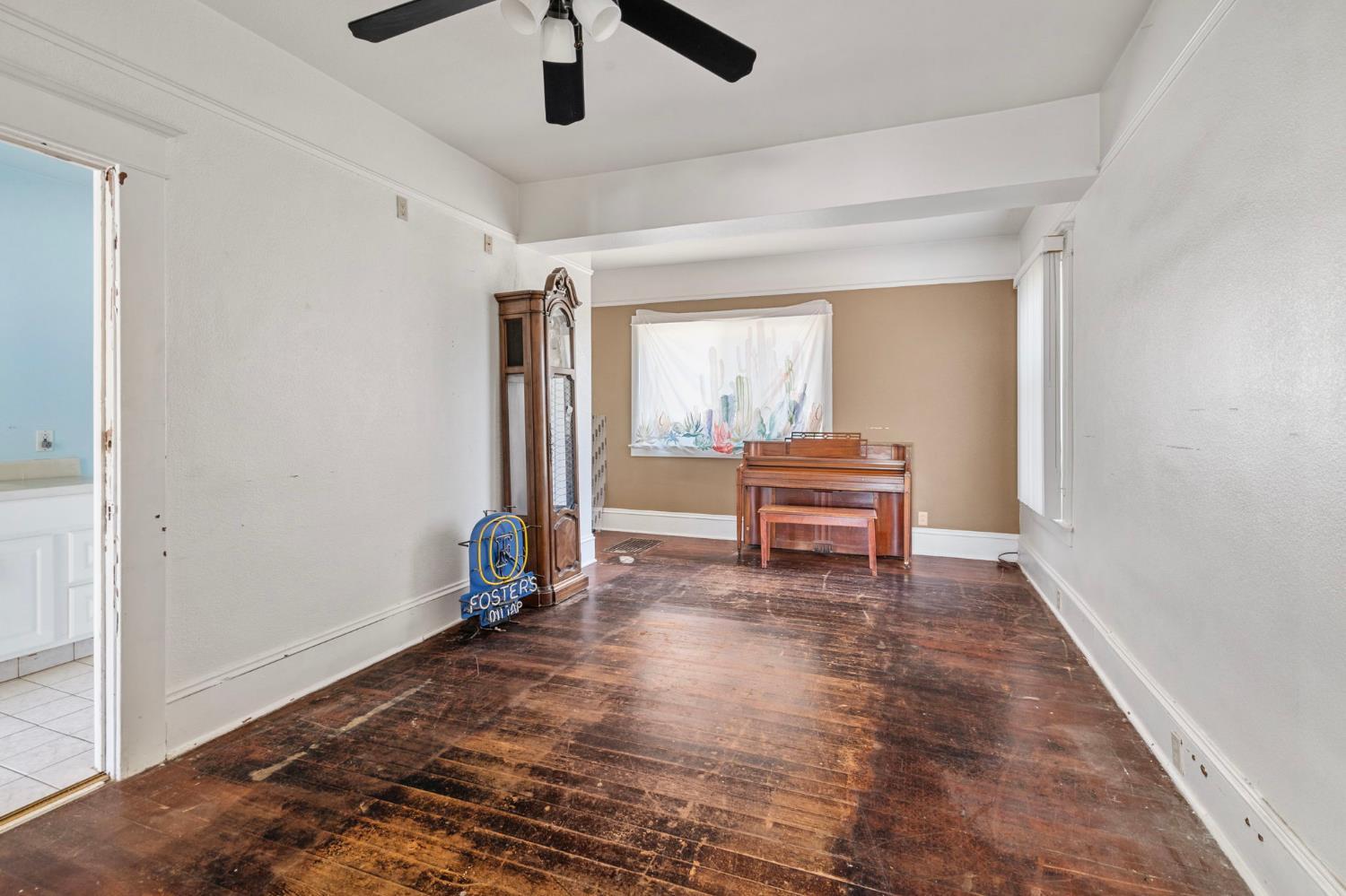 Vernalis, California, 95385, United States, 5 Bedrooms Bedrooms, ,3 BathroomsBathrooms,Residential,For Sale,1979261