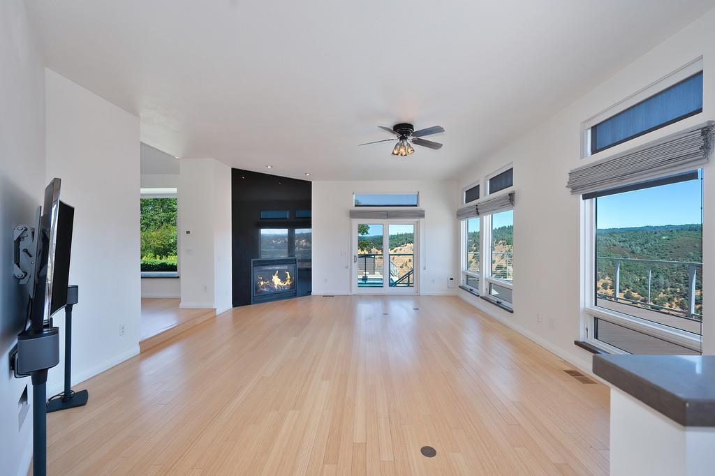 Placerville, California, 95667, United States, 4 Bedrooms Bedrooms, ,5 BathroomsBathrooms,Residential,For Sale,1982324