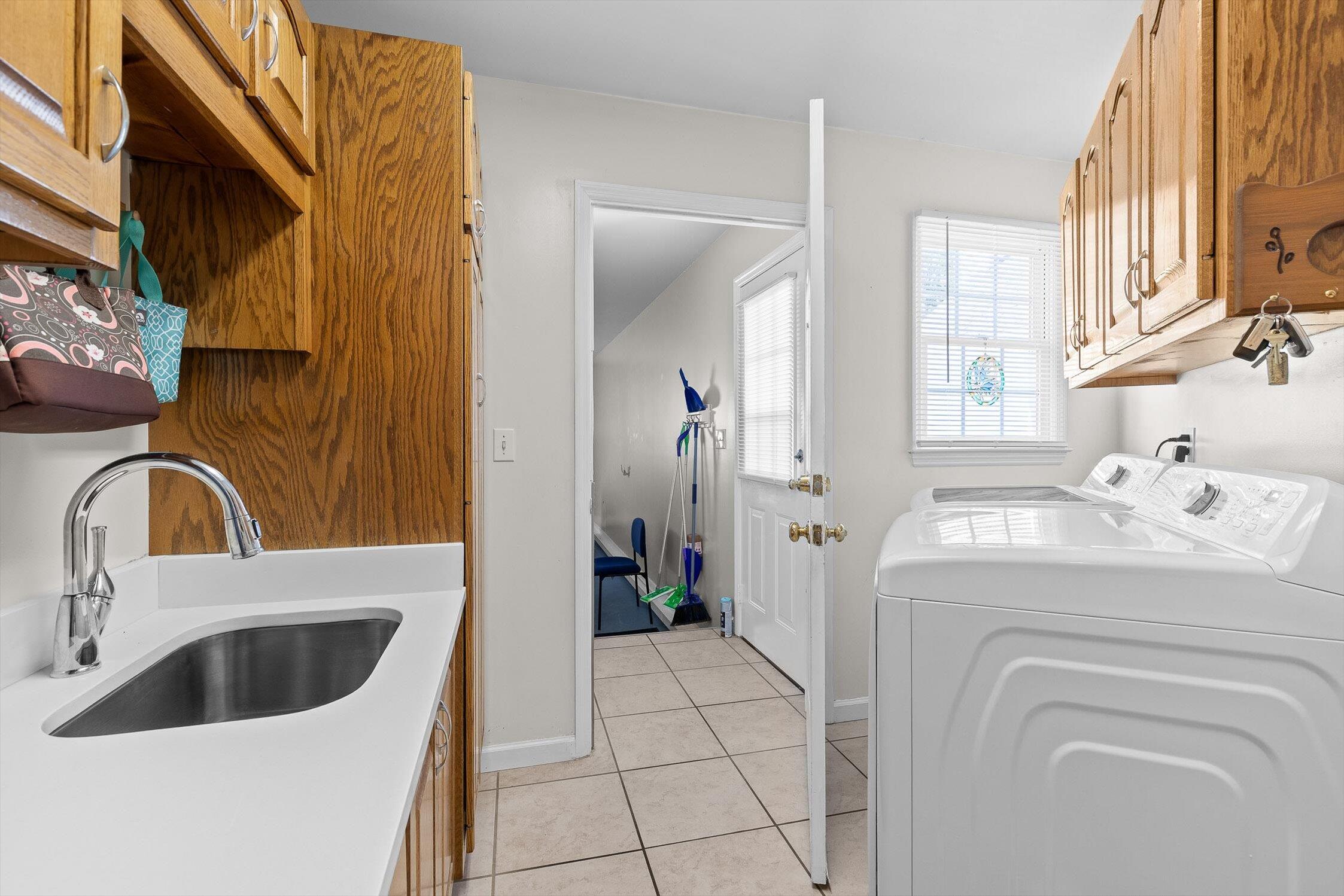 Bryant, Alabama, 35958, United States, 6 Bedrooms Bedrooms, ,3 BathroomsBathrooms,Residential,For Sale,1983058