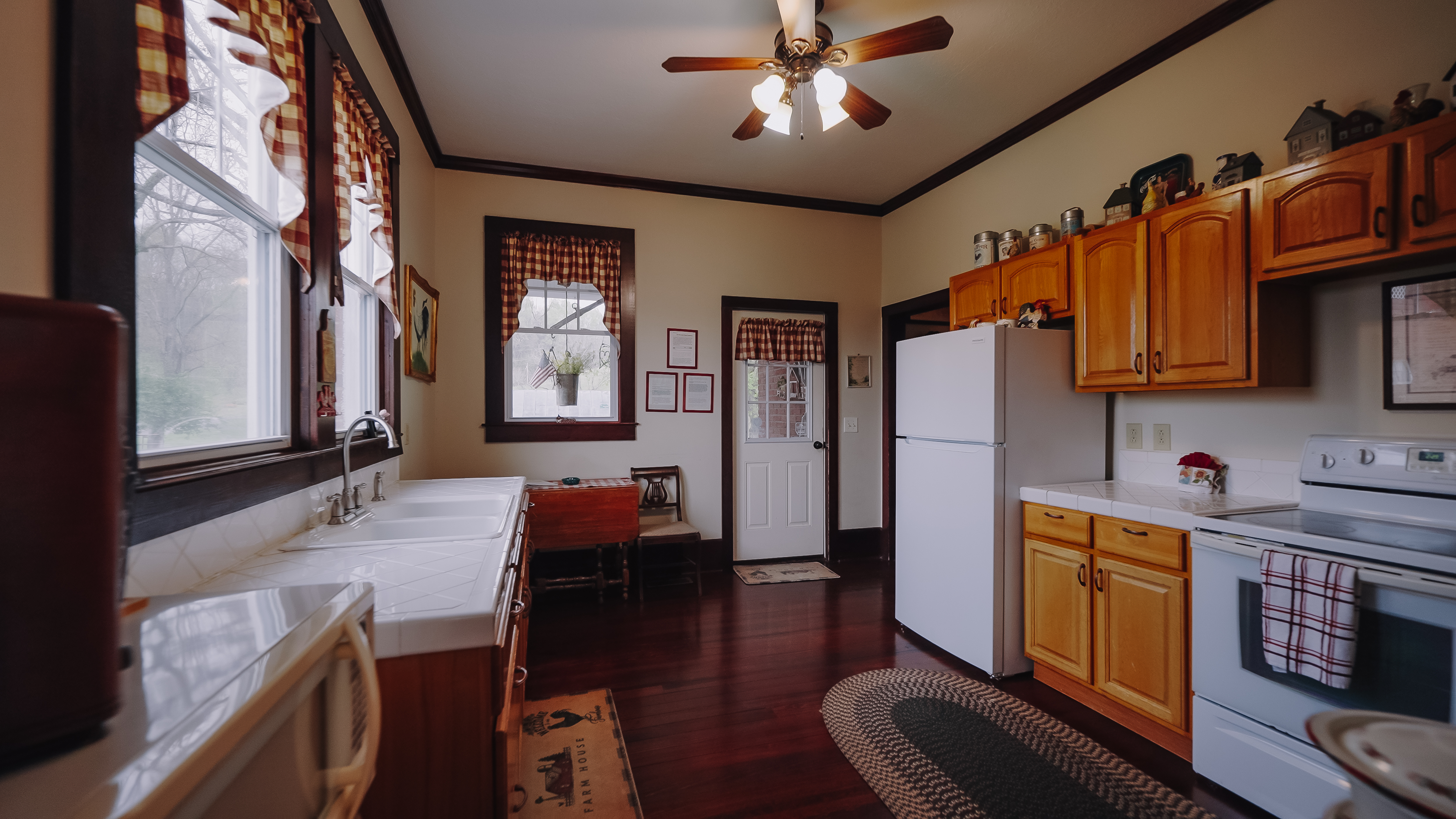  374 Sycamore Shoals Drive, Elizabethton, TN, 37643 - 物件實景