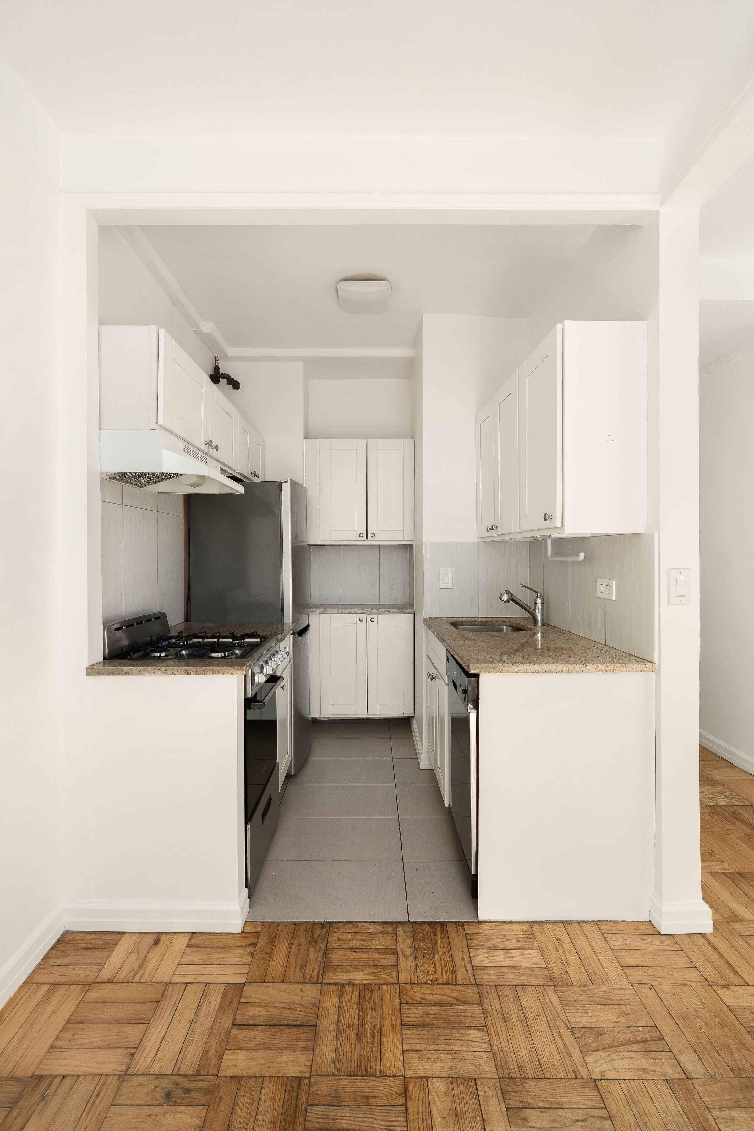  516 East 78th Street - 物件實景