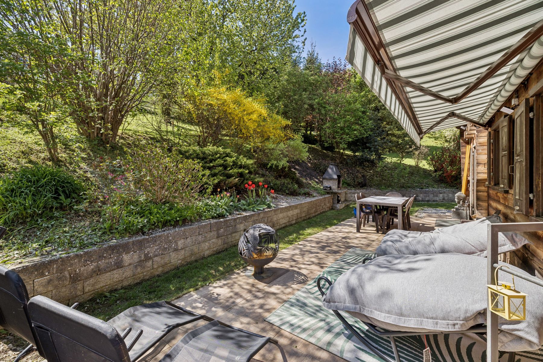  Beautifully renovated chalet with exceptional views - 物件實景