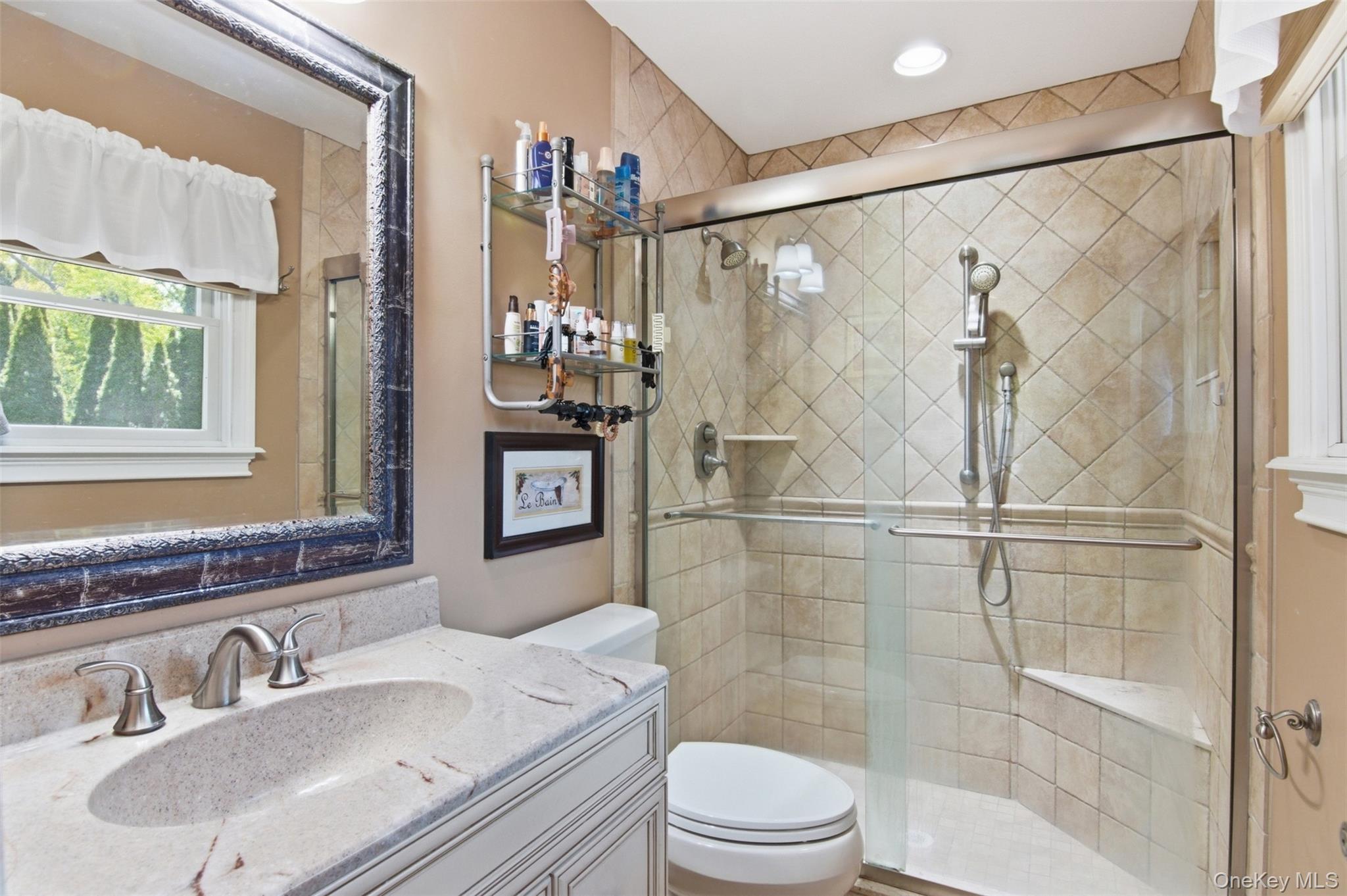  28 King Arthurs Court, Saint James, NY, 11780 - 物件實景