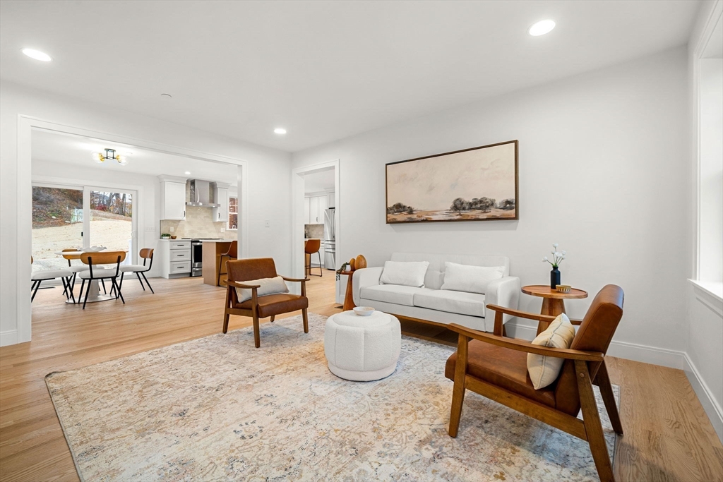 Haverhill, Massachusetts, 01830, United States, 4 Bedrooms Bedrooms, ,4 BathroomsBathrooms,Residential,For Sale,1993462