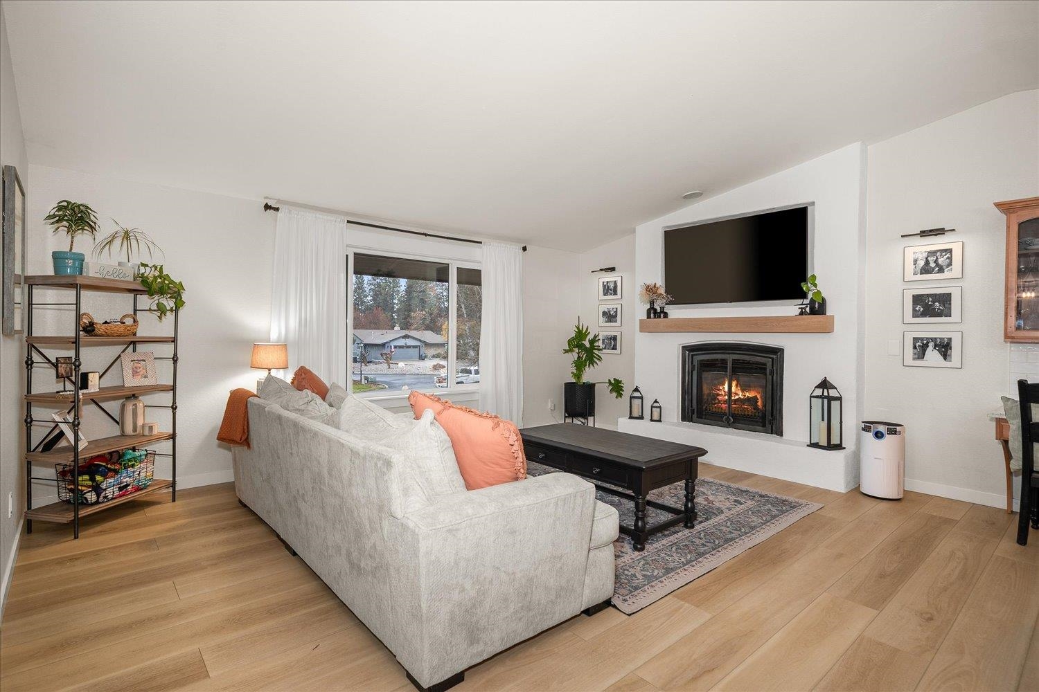 Colbert, Washington, 99005, United States, 5 Bedrooms Bedrooms, ,3 BathroomsBathrooms,Residential,For Sale,1998044