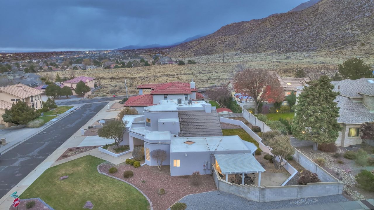 Albuquerque, New Mexico, 87112, United States, 4 Bedrooms Bedrooms, ,2 BathroomsBathrooms,Residential,For Sale,2002975