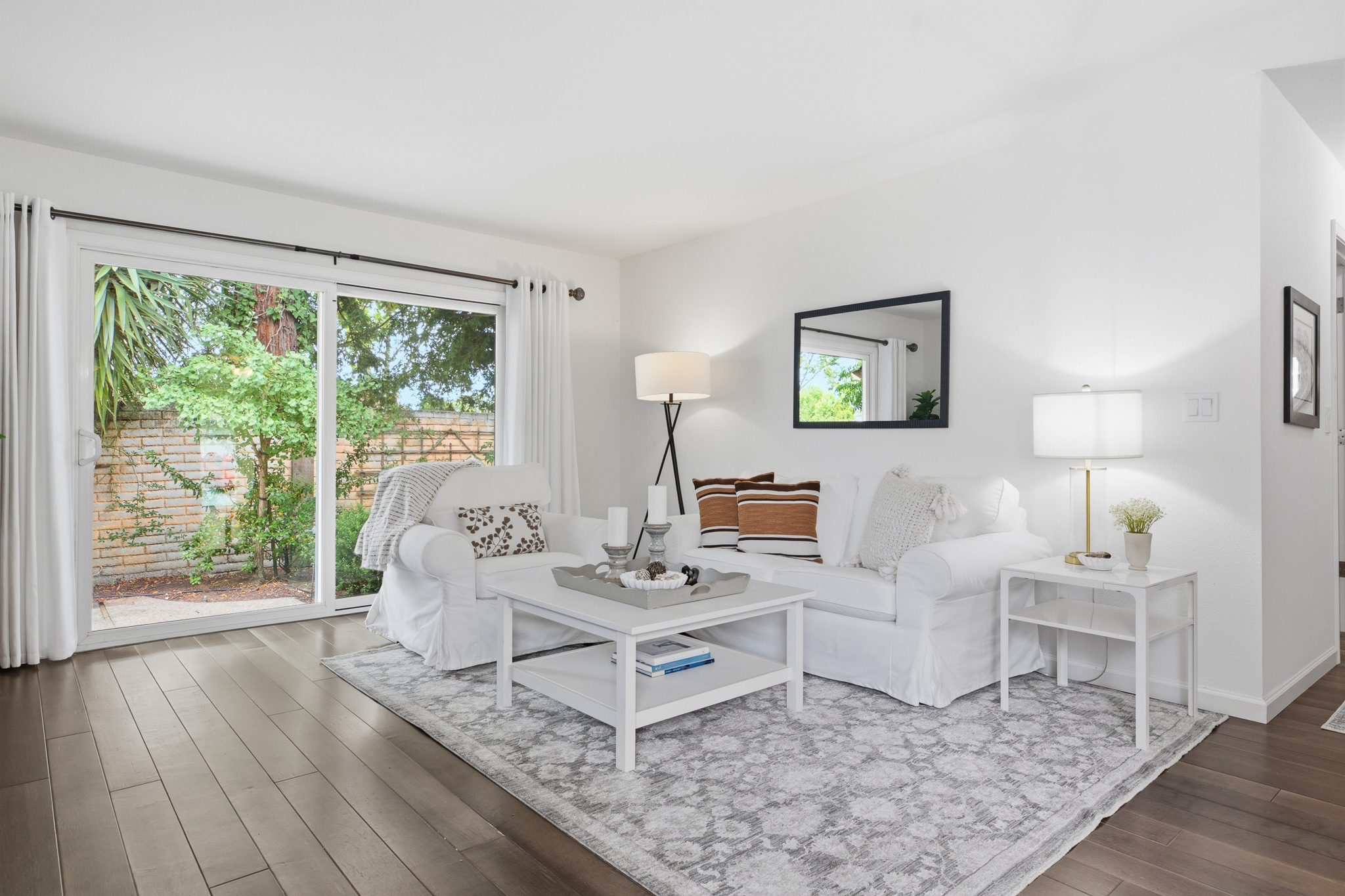  Comfortable Single Family Townhome in Wonderful Neighborhood - 物件實景