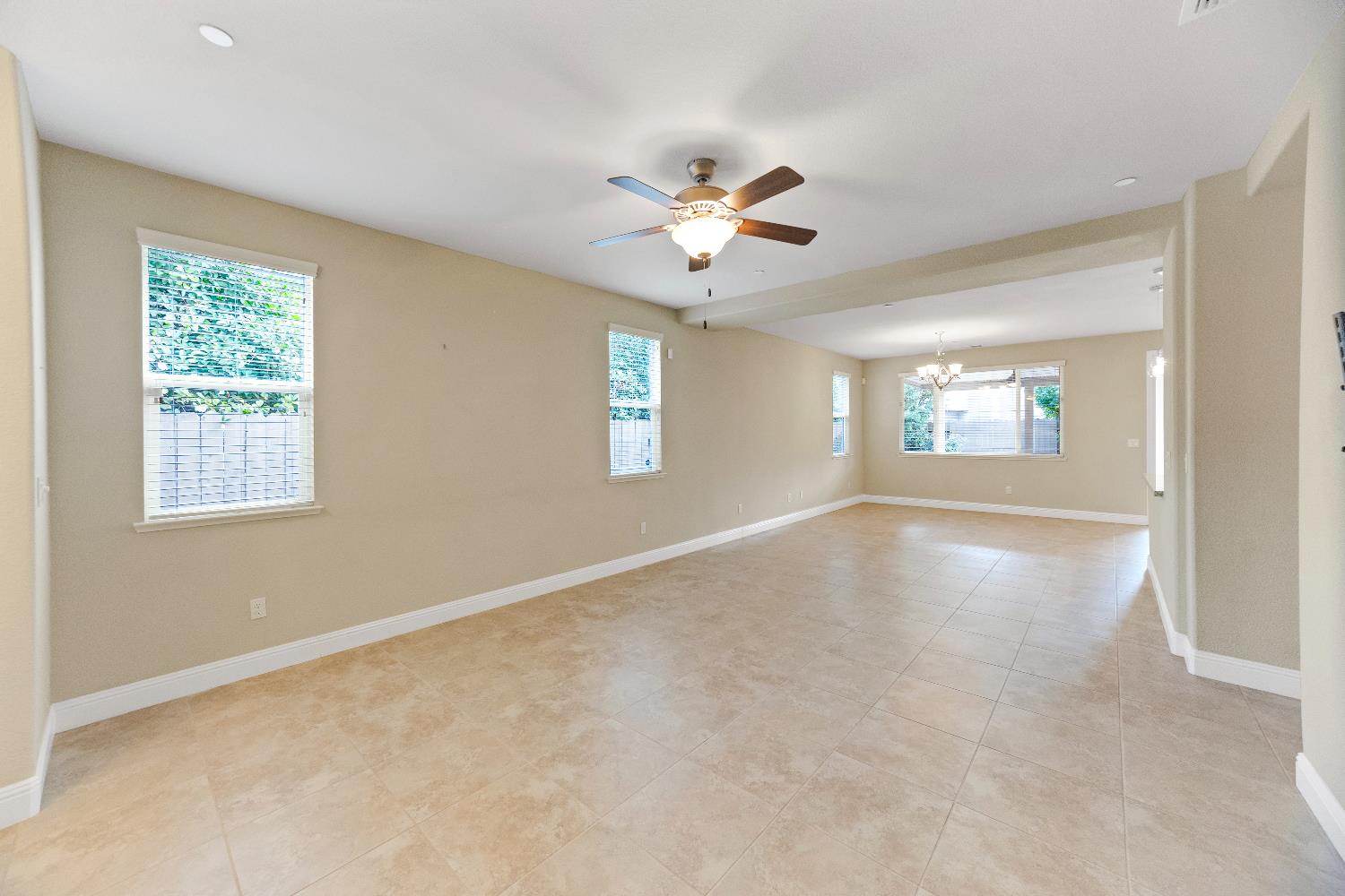 Roseville, California, 95661, United States, 3 Bedrooms Bedrooms, ,2 BathroomsBathrooms,Residential,For Sale,1987670