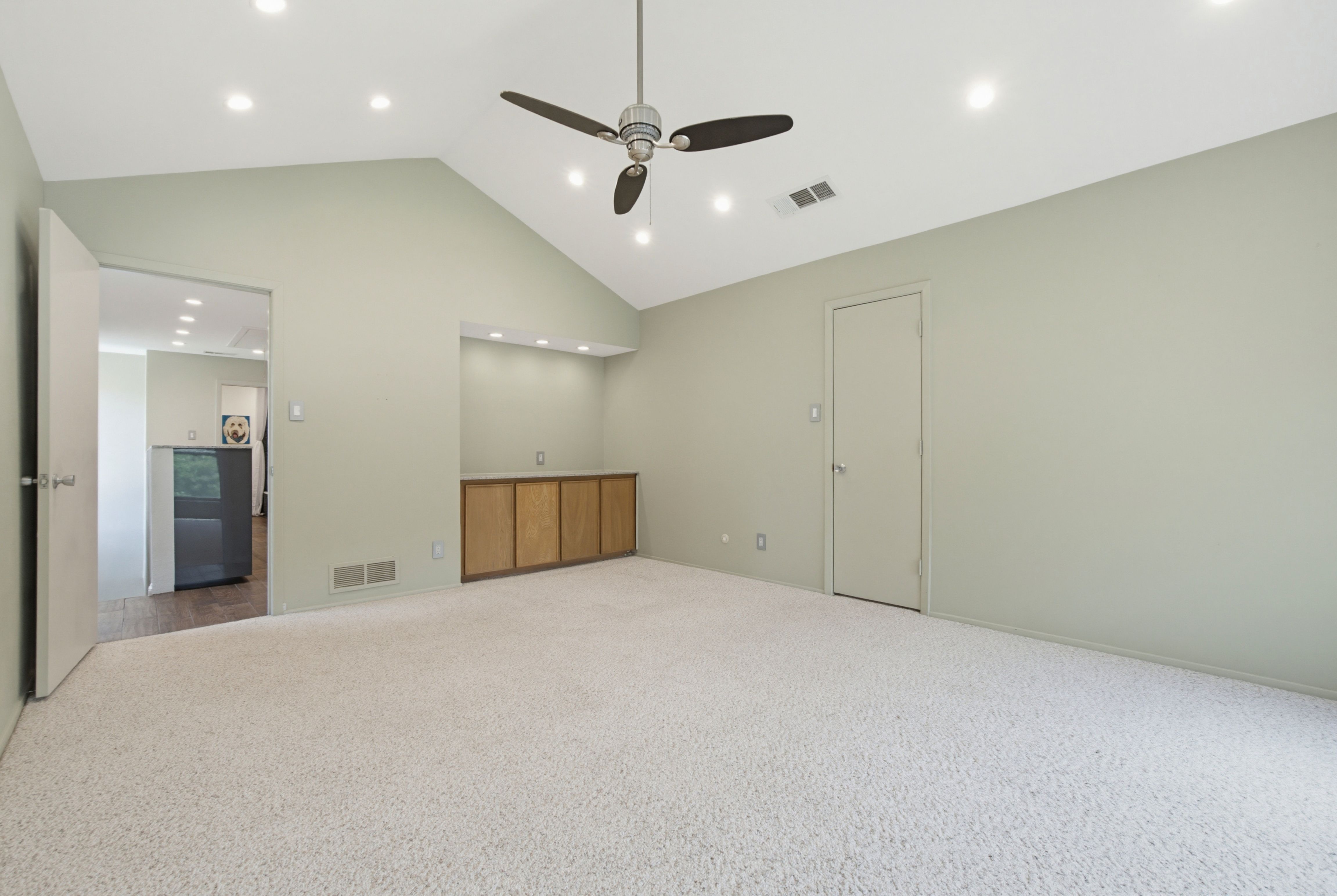  Modern Contemporary in Award Winning Merriman Park Elementary - 物件實景