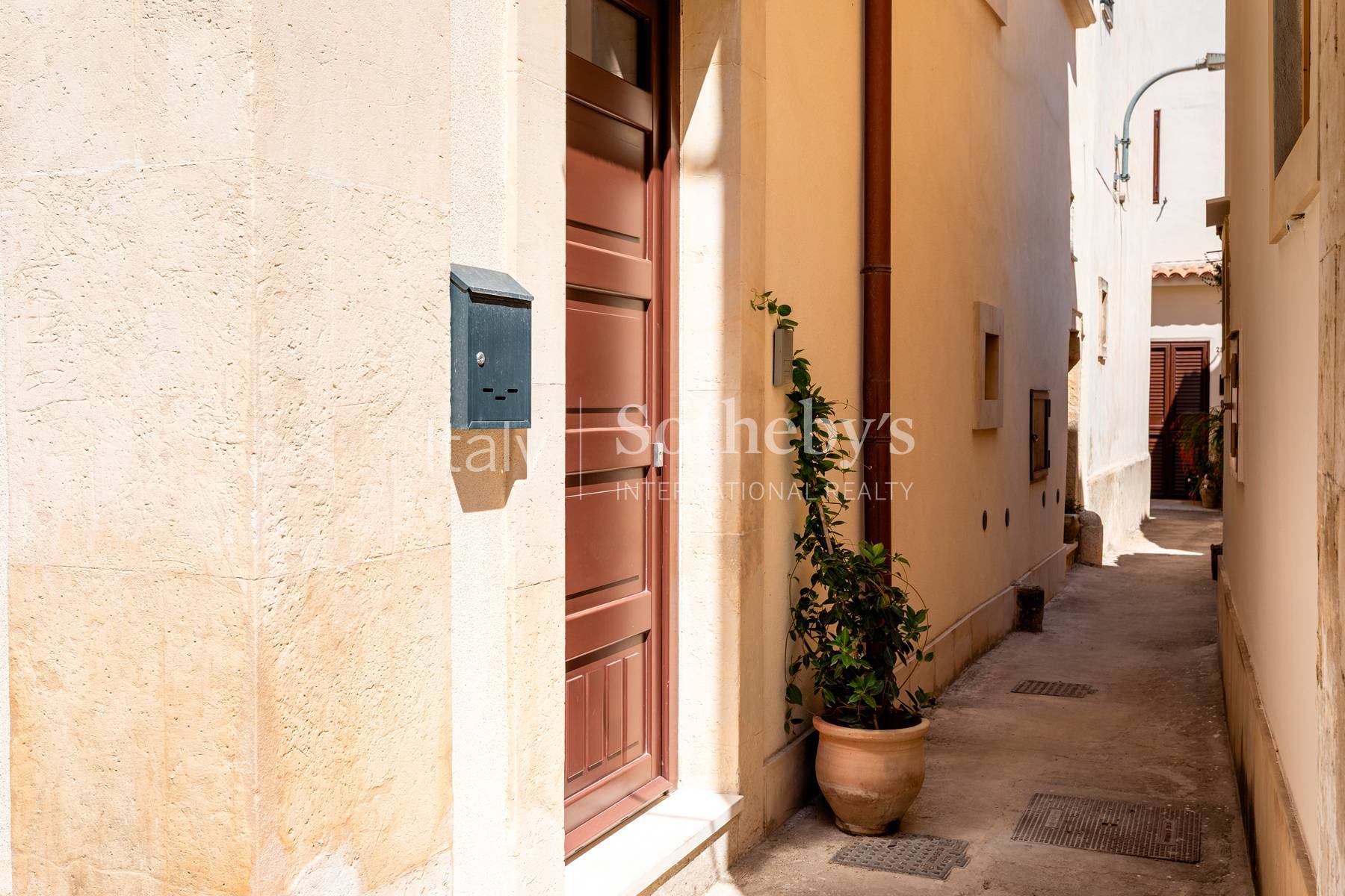  An elegant detached house with a terrace in the heart of Noto - 物件實景