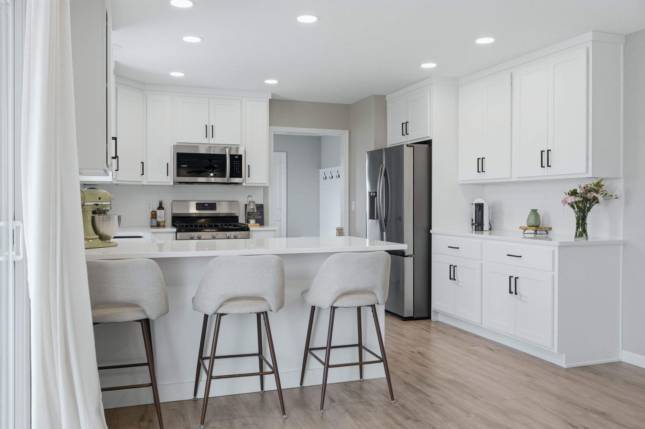  Move-in Four Bedroom Home Loaded with Upgrades - 物件實景