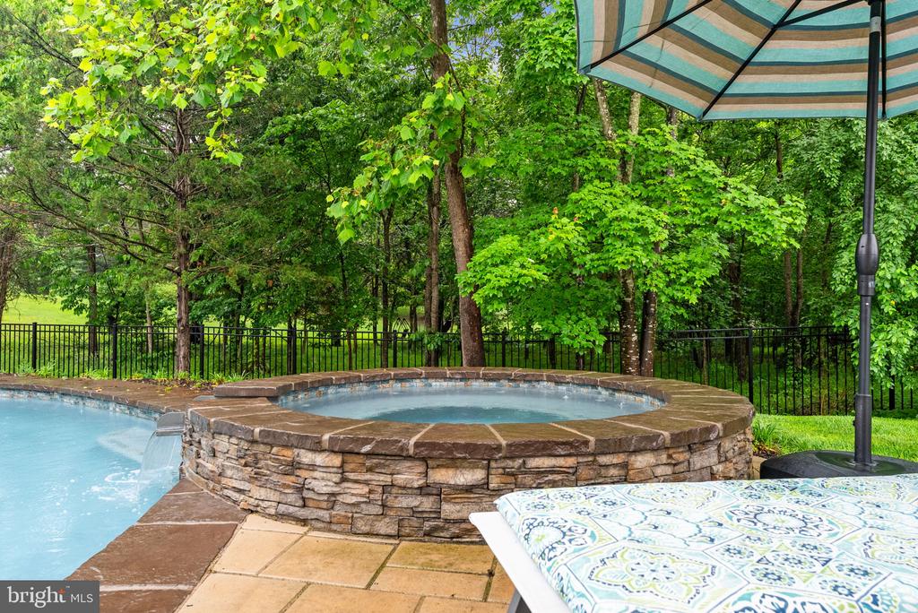 Warrenton, Virginia, 20187, United States, 4 Bedrooms Bedrooms, ,4 BathroomsBathrooms,Residential,For Sale,2048905