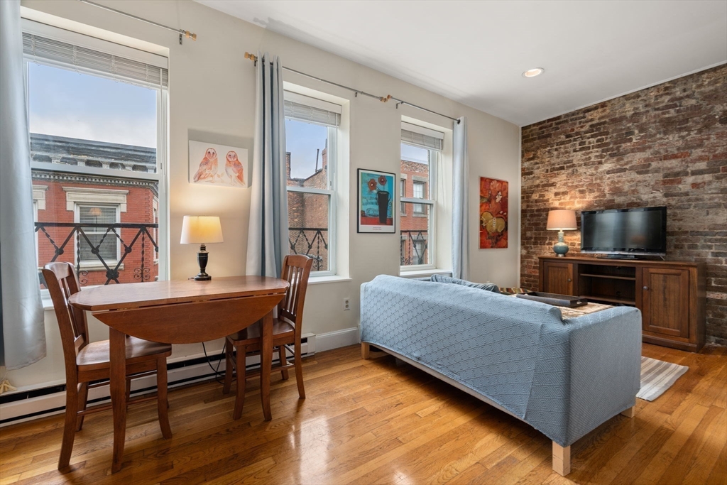 Boston, Massachusetts, 02113, United States, 1 Bedroom Bedrooms, ,1 BathroomBathrooms,Residential,For Sale,1890187
