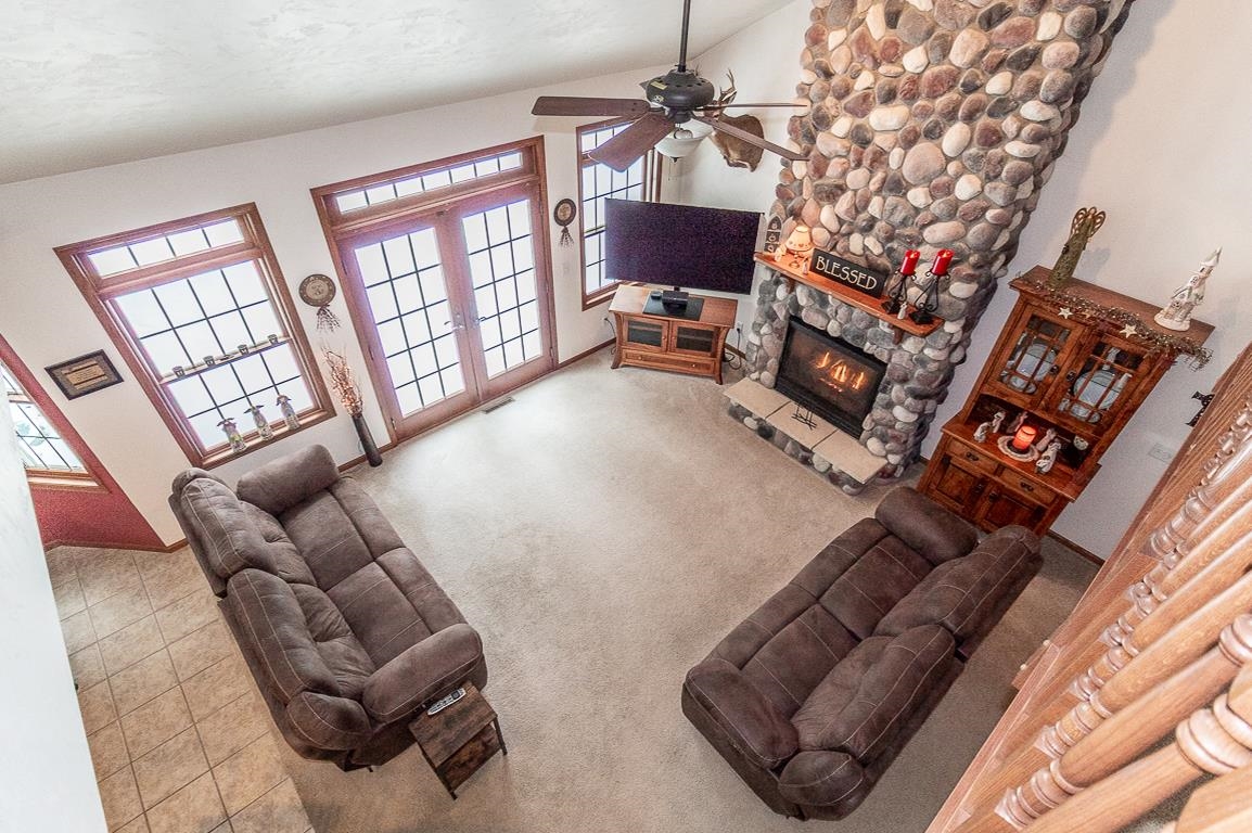 New London, Wisconsin, 54961-8857, United States, 4 Bedrooms Bedrooms, ,4 BathroomsBathrooms,Residential,For Sale,2001494