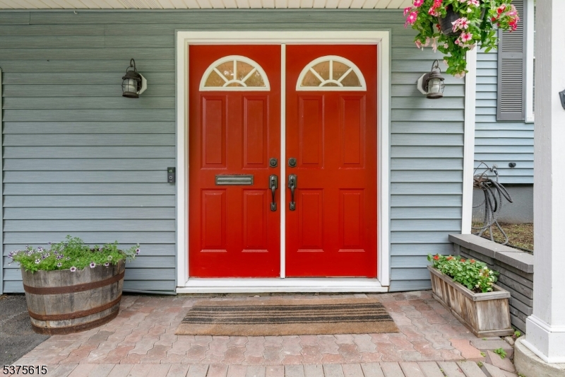 Rockaway Boro, New Jersey, 07866, United States, 3 Bedrooms Bedrooms, ,3 BathroomsBathrooms,Residential,For Sale,1918524