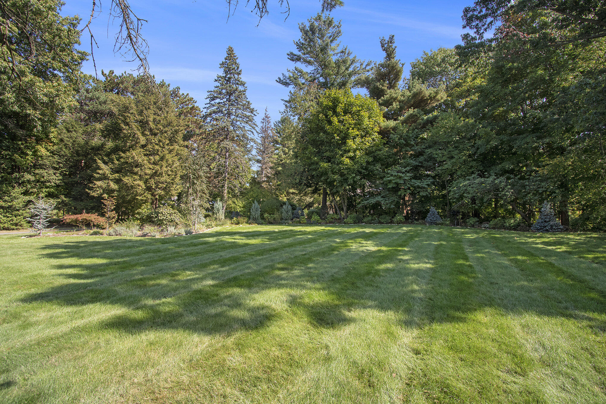 St. Joseph, Michigan, 49085, United States, 5 Bedrooms Bedrooms, ,4 BathroomsBathrooms,Residential,For Sale,1960550