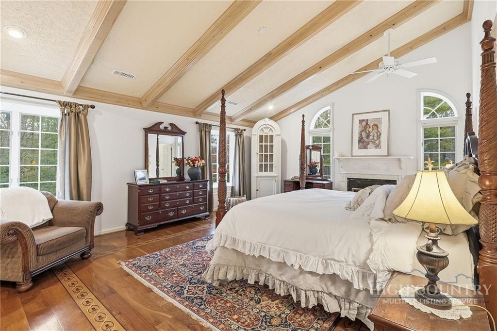 Banner Elk, North Carolina, 28604, United States, 4 Bedrooms Bedrooms, ,5 BathroomsBathrooms,Residential,For Sale,2020475