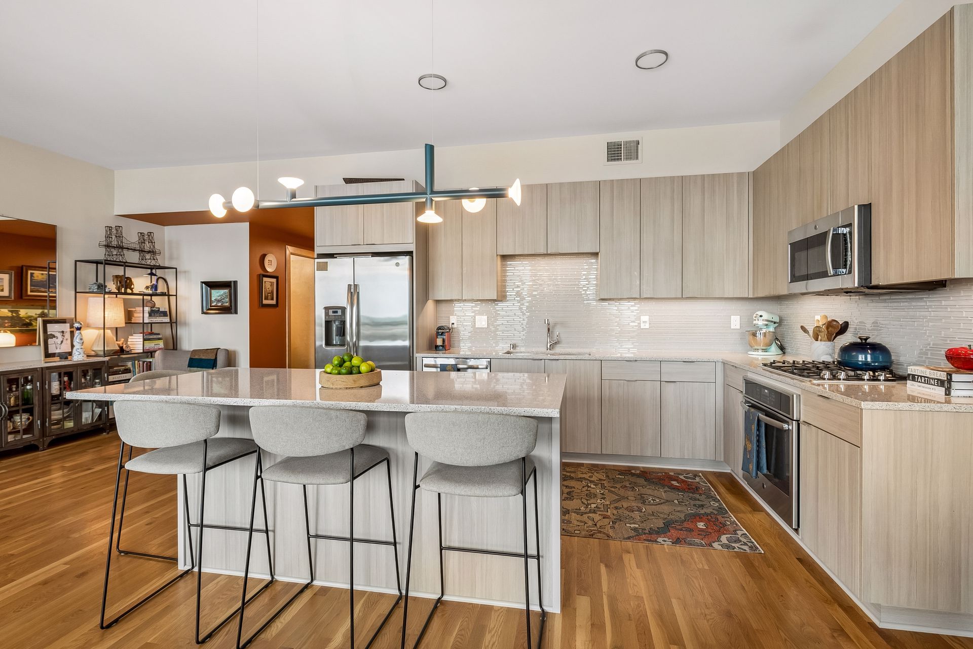  Sophisticated Legacy Condo with Sweeping River Views - 物件實景