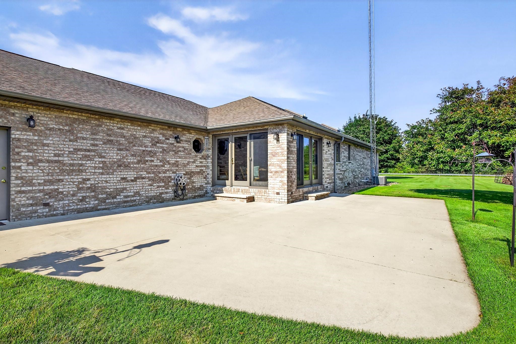 Redgranite, Wisconsin, 54970, United States, 3 Bedrooms Bedrooms, ,3 BathroomsBathrooms,Residential,For Sale,1982577