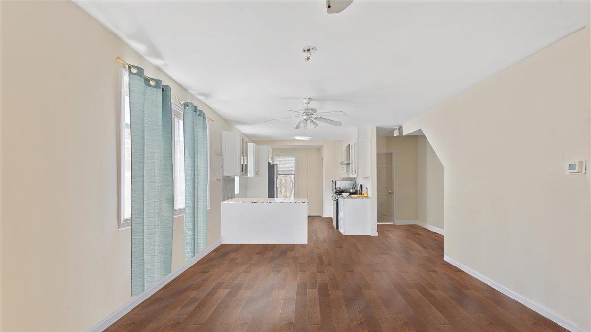 Bronx, New York, 10465, United States, 5 Bedrooms Bedrooms, ,4 BathroomsBathrooms,Residential,For Sale,1900837
