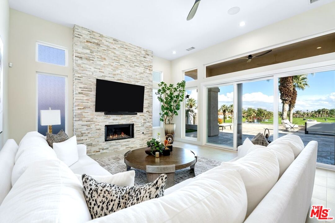 Palm Desert, California, 92211, United States, 3 Bedrooms Bedrooms, ,4 BathroomsBathrooms,Residential,For Sale,1997361