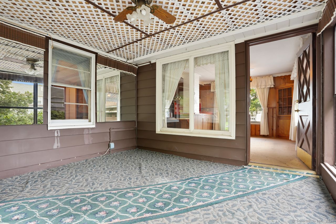 Stratford, Connecticut, 06615, United States, 3 Bedrooms Bedrooms, ,1 BathroomBathrooms,Residential,For Sale,1965569