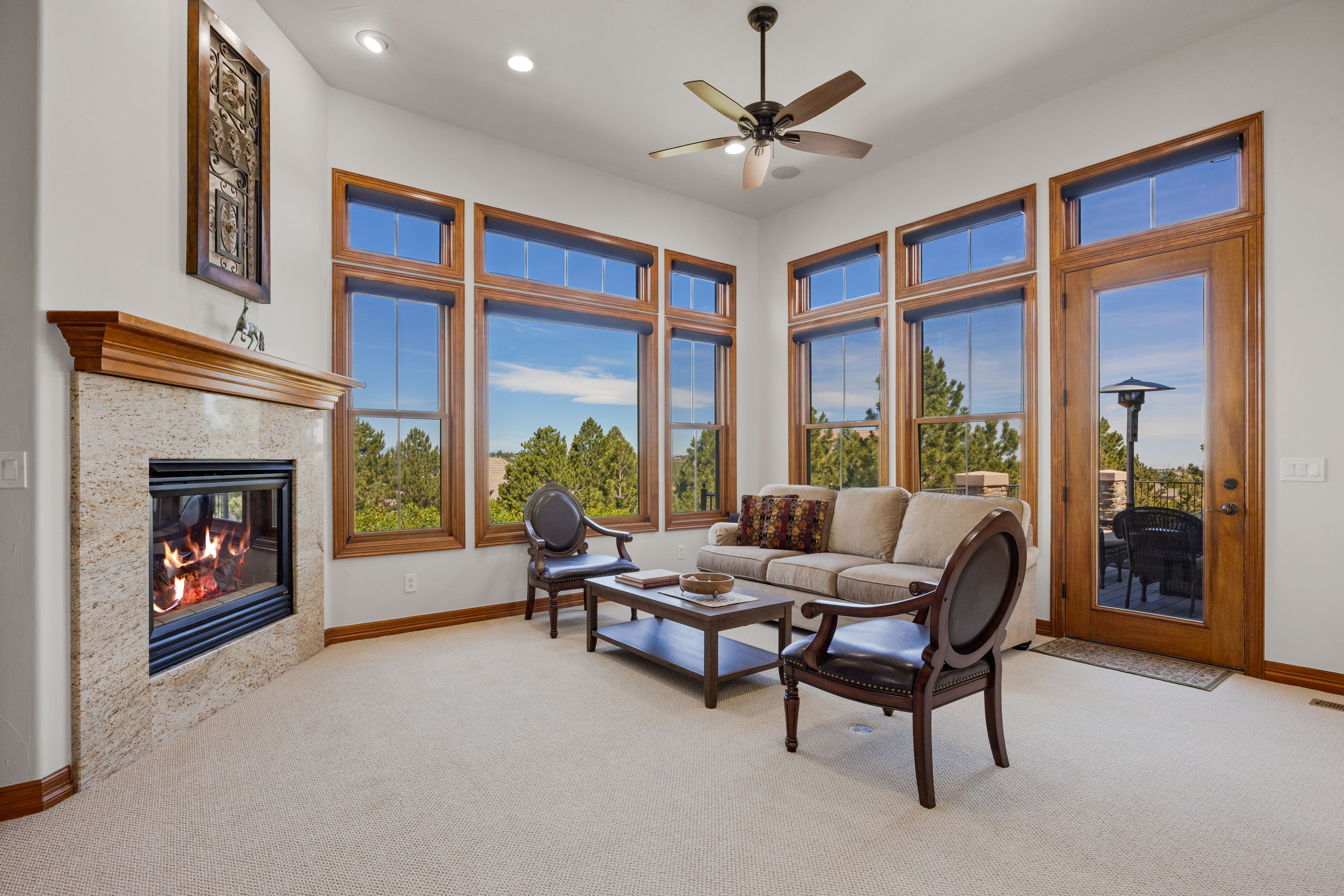  Edging the mountainside within the prestigious community of Castle Pines Village - 物件實景