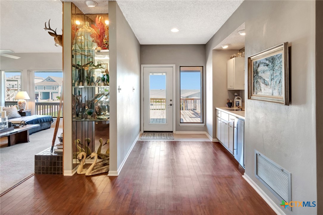 Port O'Connor, Texas, 77982, United States, 5 Bedrooms Bedrooms, ,3 BathroomsBathrooms,Residential,For Sale,1989061