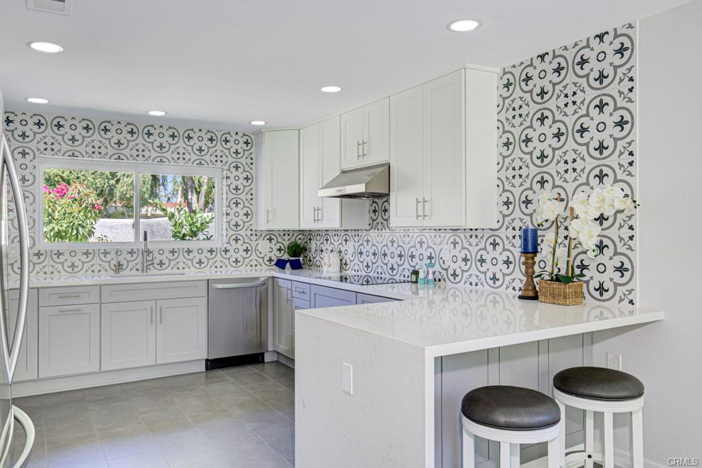 Laguna Beach, California, 92637, United States, 3 Bedrooms Bedrooms, ,Residential,For Sale,1905804
