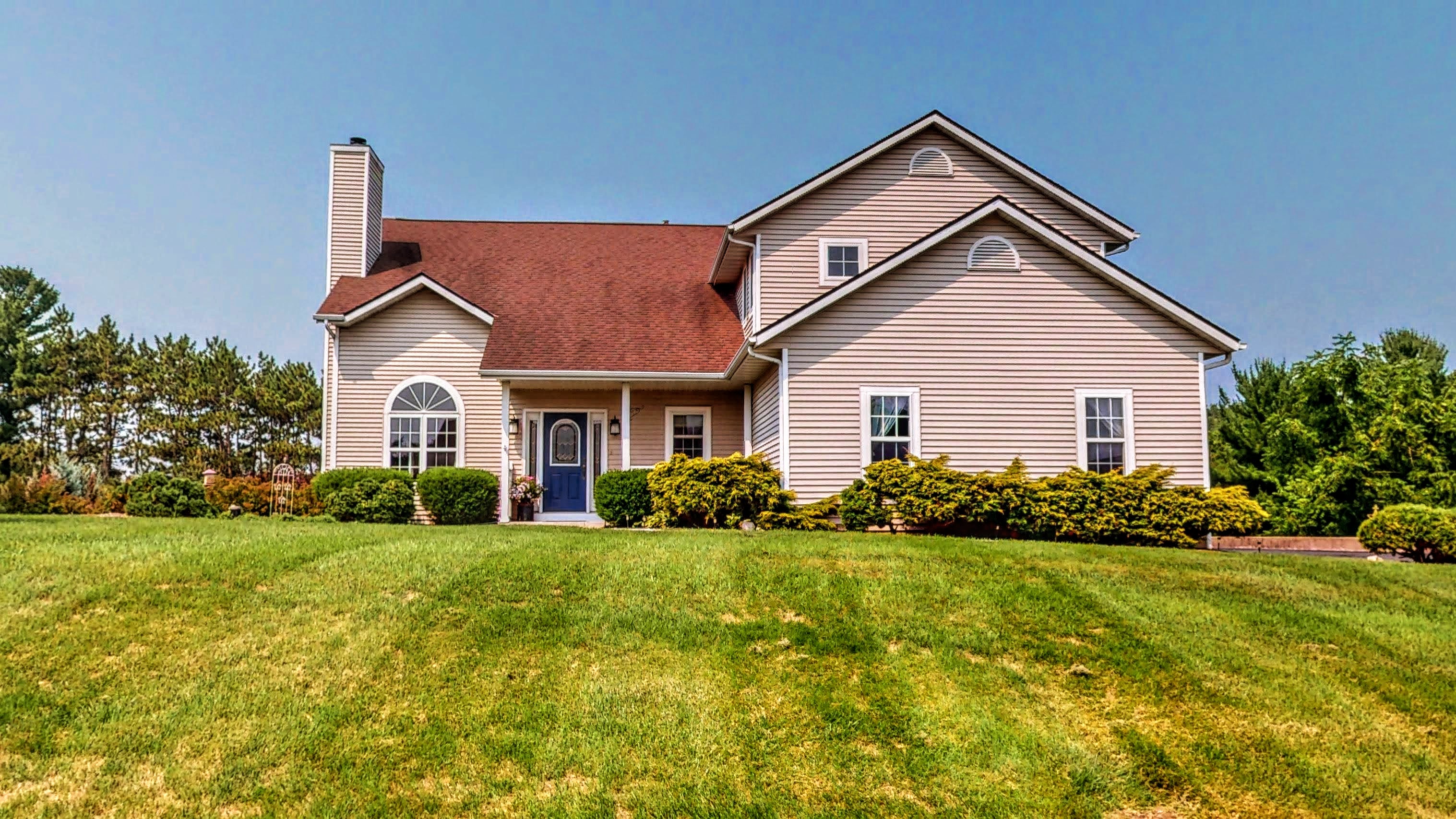 Koshkonong, Wisconsin, 53538, United States, 4 Bedrooms Bedrooms, ,4 BathroomsBathrooms,Residential,For Sale,1982148